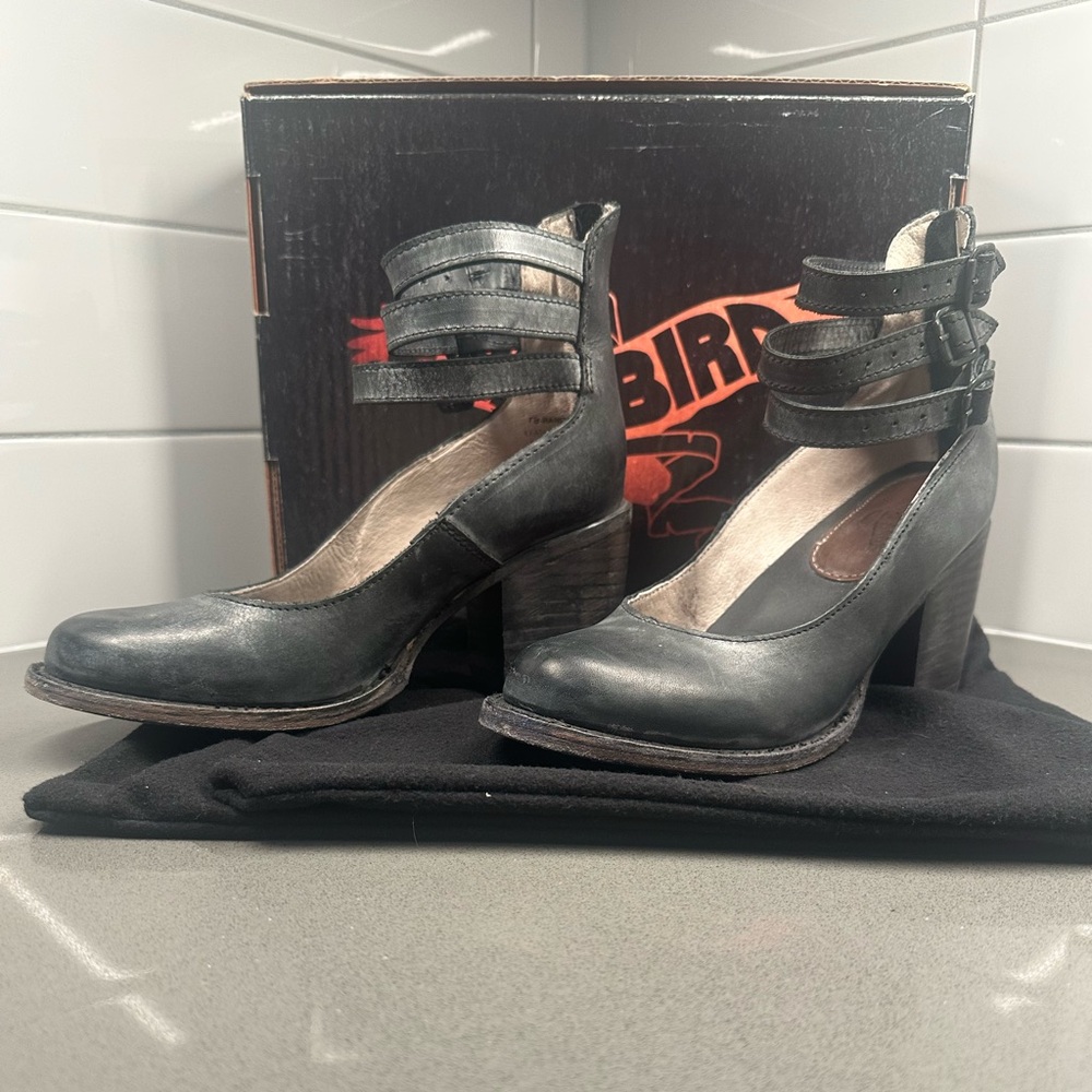 Freebirds - Randi Size 6 - worn once